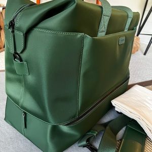 Brand New : MONOS Metro Weekender Bag  includes dust bag